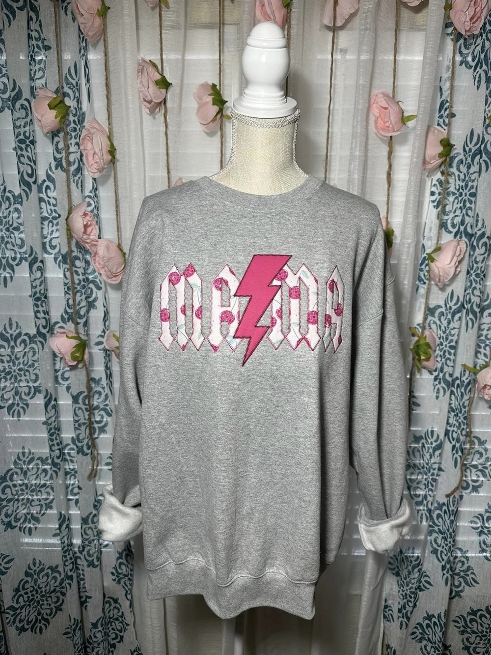 Mama Embroidered Sweatshirt